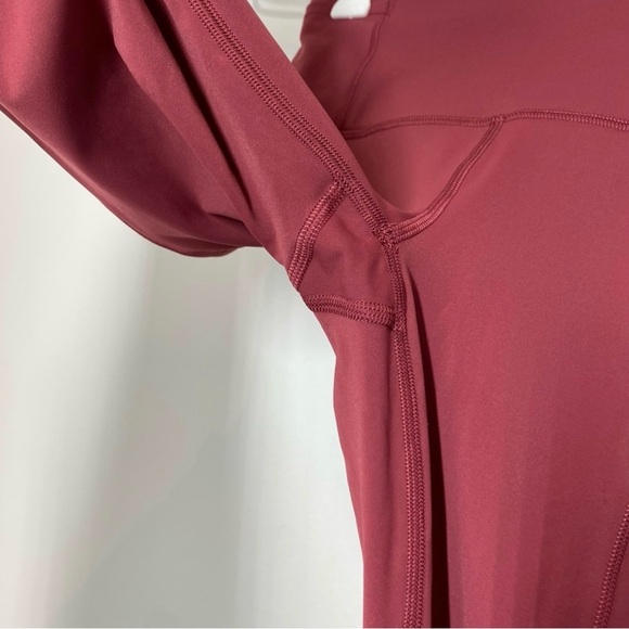 Lululemon Fast and Free High-Rise Tight 28" *Brushed Nulux
Mulled Wine size 2 - Picture 9 of 12